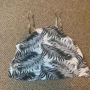 Floral black and whit crop top🤩